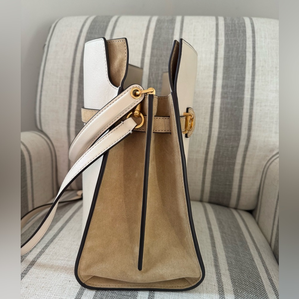 Tory Burch Cream and Tan Leather Shoulder Bag with Gold Hardware - Picture 7 of 16